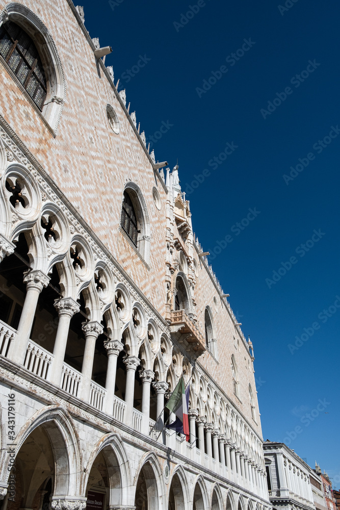 Palazzo antico in piazza San Marco a Venezia Palazzo antico in piazza San Marco a Venezia