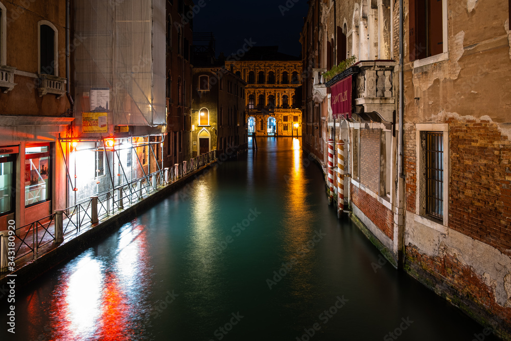 Calli di Venezia di notte