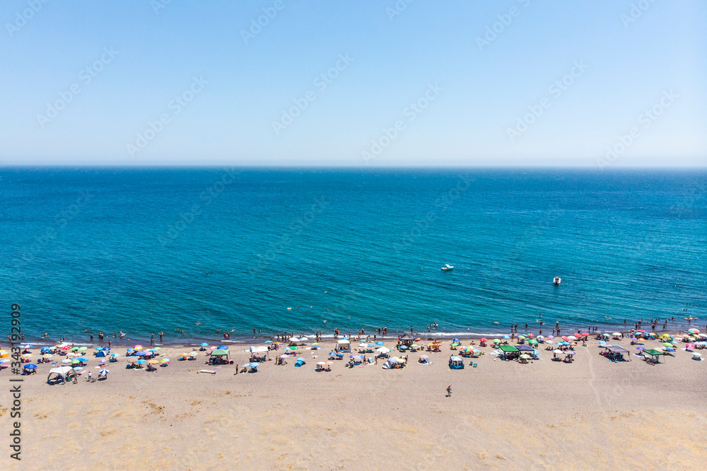 Foto aérea de playa en verano