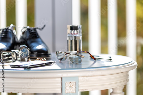 Les accessoires du marié dans ses préparatifs de mariage