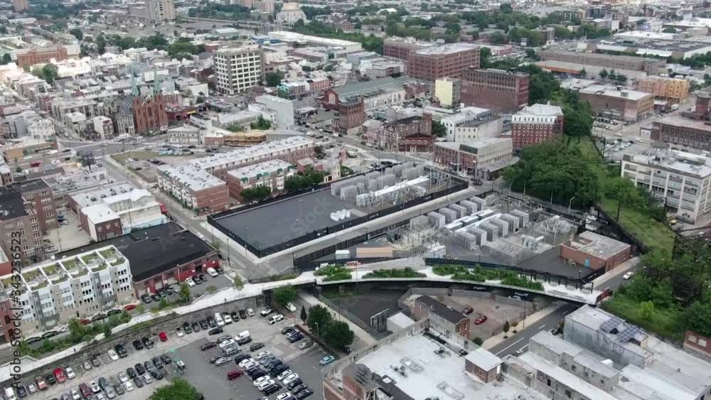 Shooting from a bird's eye view of downtown Philadelphia . Daytime urban beauty of Pennsylvania, travel around the United States . Shooting from a bird's eye view of downtown Philadelphia . Daytime urban beauty of Pennsylvania, travel around the United States .