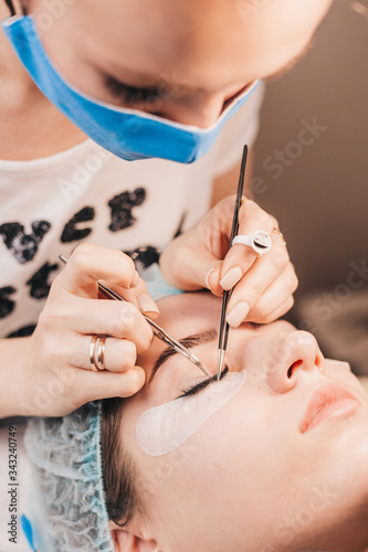 Correction of the length and density of eyelashes - a cosmetic operation to build artificial eyelashes