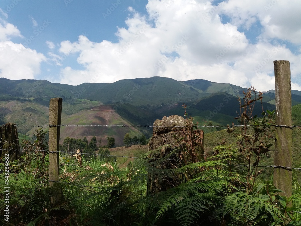 Obraz premium mountains and uncovered roads, of the Colombian lands, with beautiful views