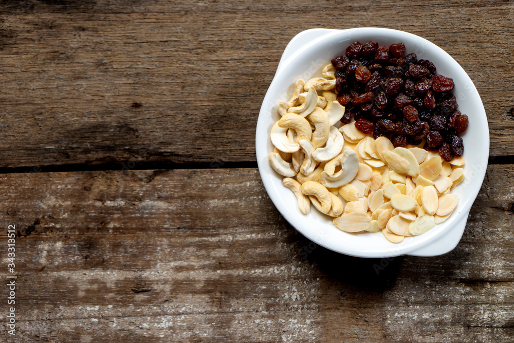 RAW almond slice raisin Cashew nuts RAW almond slice raisin Cashew nuts