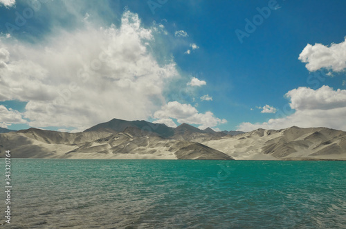 lake on the karakoram highway © Евгений Чекушкин