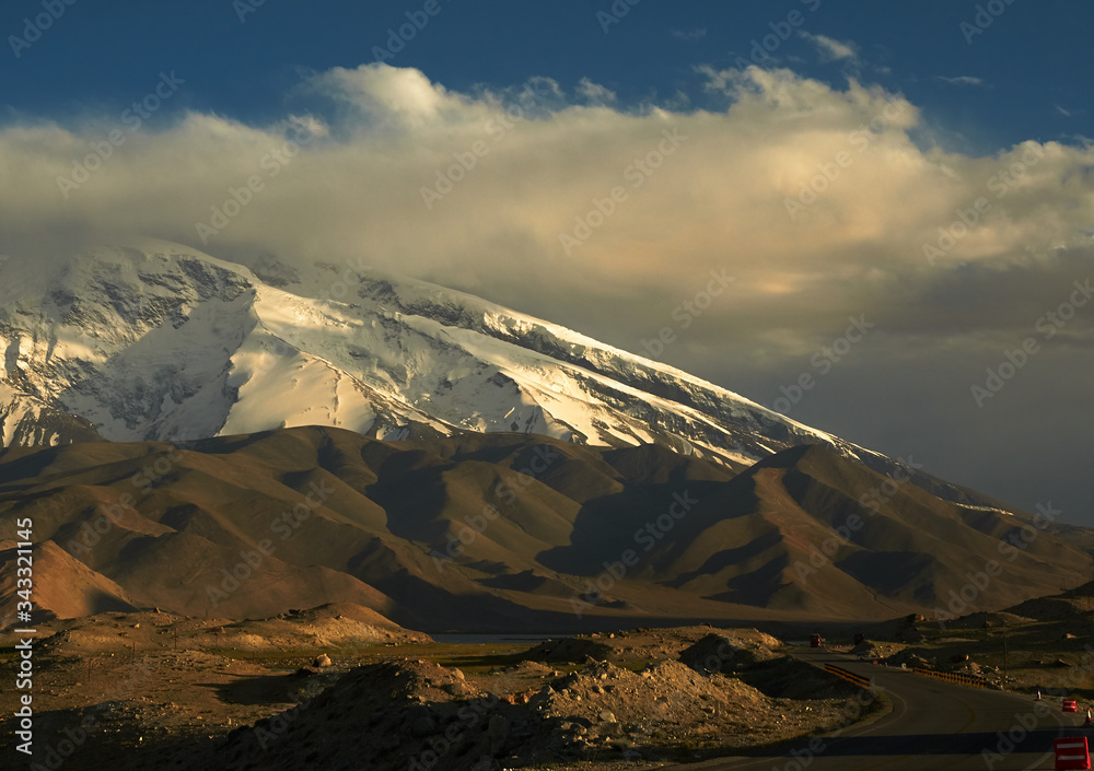 View of the Muztag Ata Karakoram Highvay China