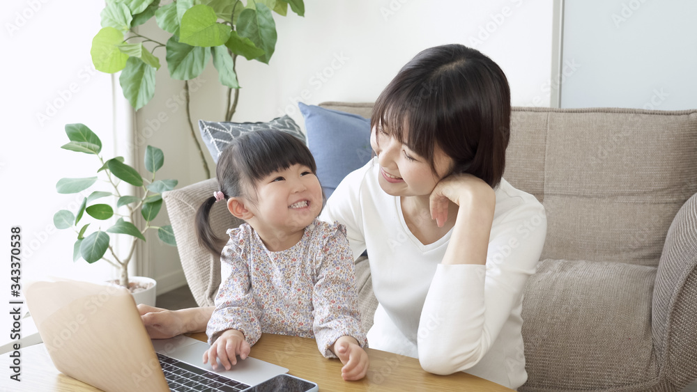 育児 子育て リモートワーク 妨害 パソコン 育児 子育て リモートワーク 妨害 パソコン