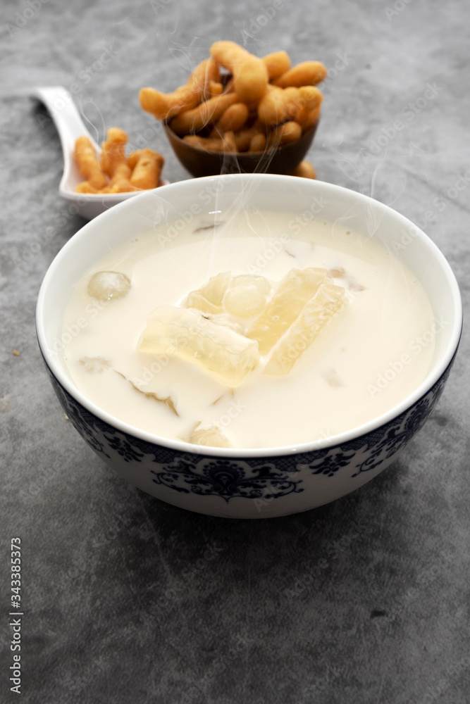 Tofu with fried flour is the breakfast of Chinese and Thai breakfast. Tofu with fried flour is the breakfast of Chinese and Thai breakfast.