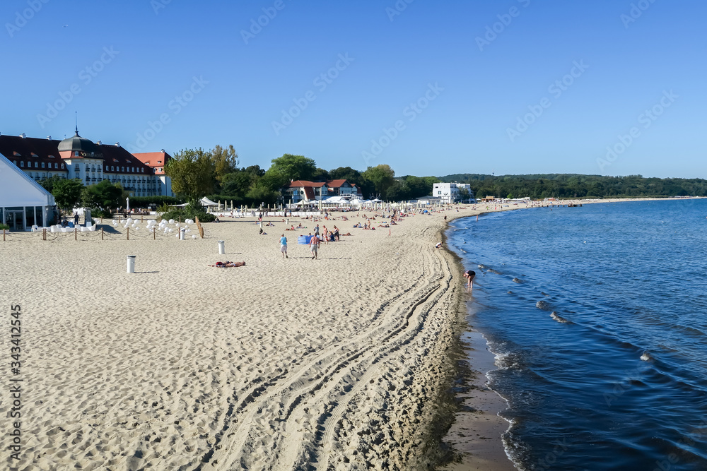 SOPOT, POLEN - 2016 SEPTEMBER 15. Public beach in Sopot.