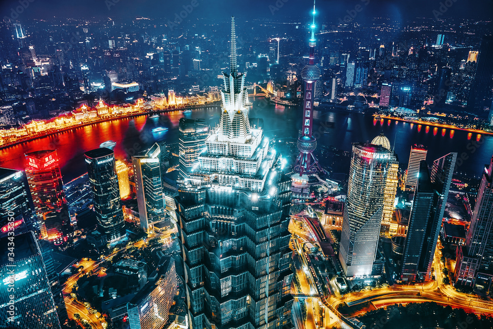 Φωτογραφία Oriental Pearl Tower at the nighttime