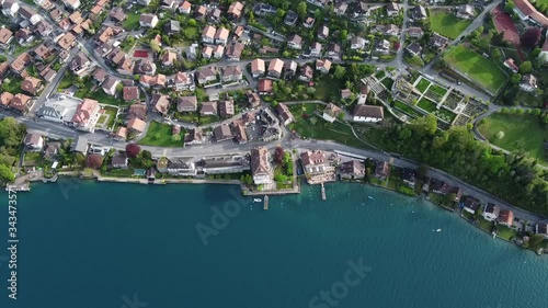 Thuner See von oben — Hilterfingen