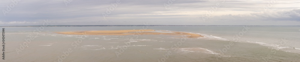 Panorama banc de sable Phare du Cordouan Charente Maritime France