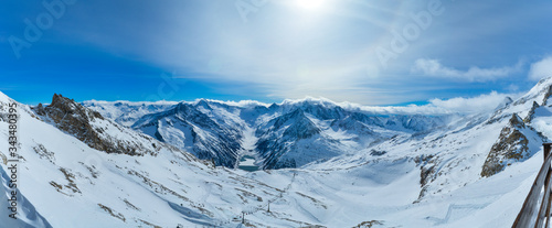 Panorama Snowy and rocky peaks of the Austrian Alps © gluk_nfl