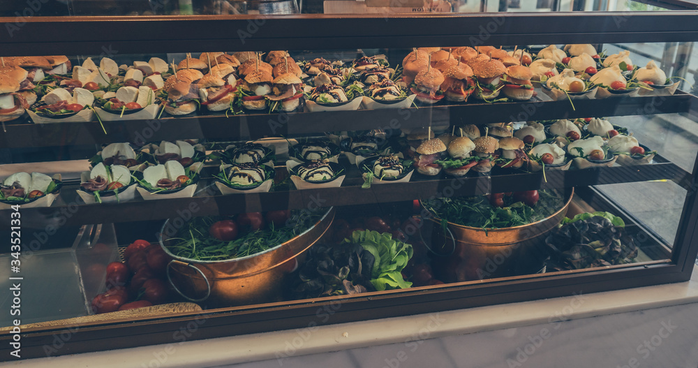 Fototapeta premium El Mercado de San Miguel. Exposición de manjares.