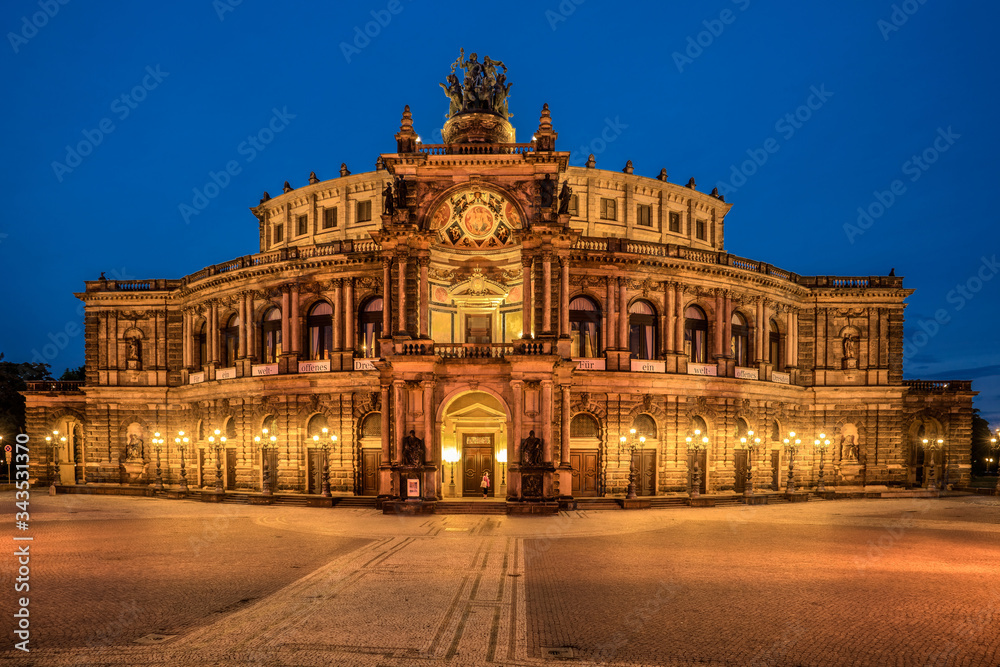 semper opera in Dresden, Germany at night