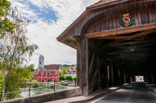 Büren, Büren an der Aare, Stadtkirche, Sankt Katharinen, Kirche, Holzbrücke, Brücke, Aare, Fluss, Stadt, Altstadt, historische Häuser, Schifffahrt, Seeland, Kanton Bern, Frühling, Sommer, Schweiz