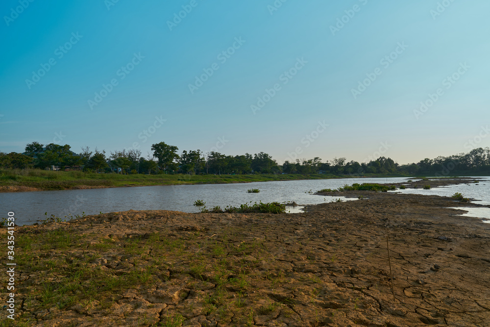 The river barren and the water gradually decreasing