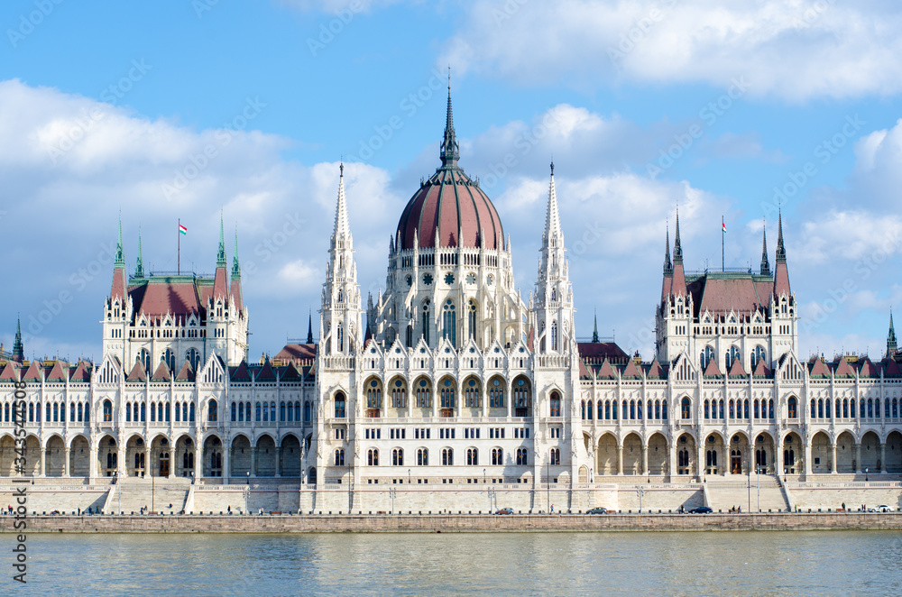 Obraz premium The Hungarian Parliament Building in Budapest, Hungary