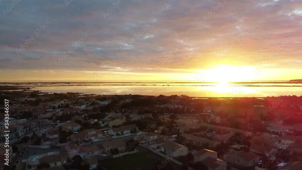 Étangs et salins près de Leucate dans l'Aude