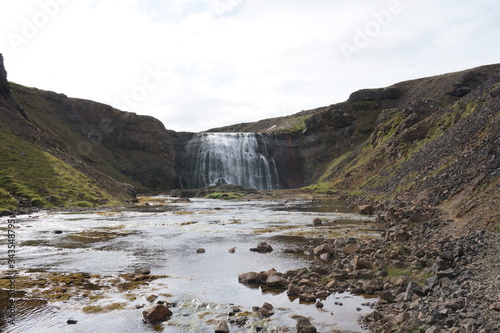 Wasserfall am Ende einer Schlucht in Island