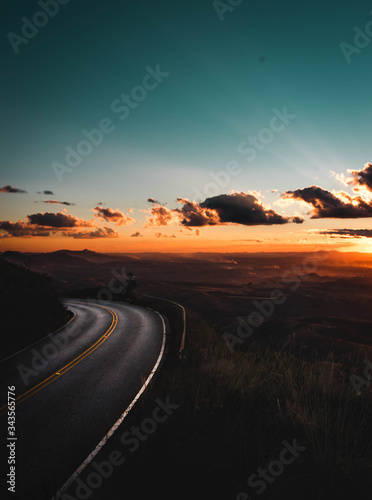 estrada e por do sol © Guilherme