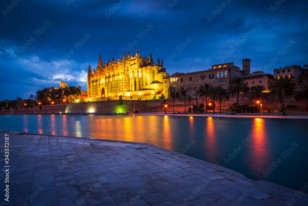 Cathedral of Palma de Majorca at night, Majorca, Balearic Islands
