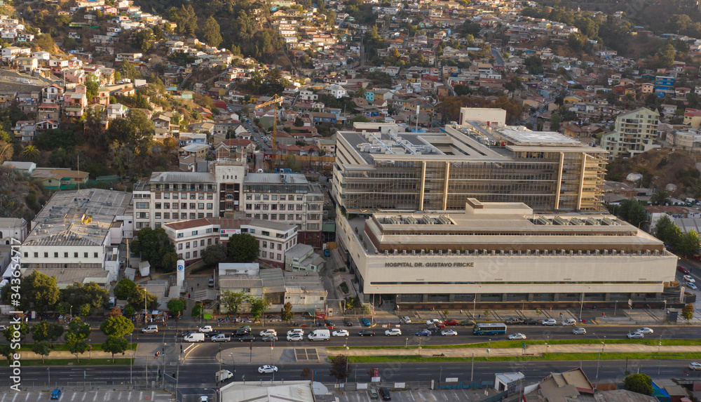 Vista aérea de hospital público Dr. Gustavo Fricke, Viña del Mar, Chile