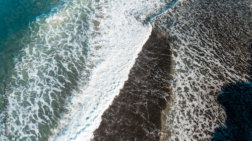 Obraz na płótnie Aerial Views of Coastline and waves and beaches along the Great Ocean Road, Australia w salonie