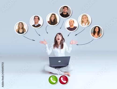 Young woman chatting with f...