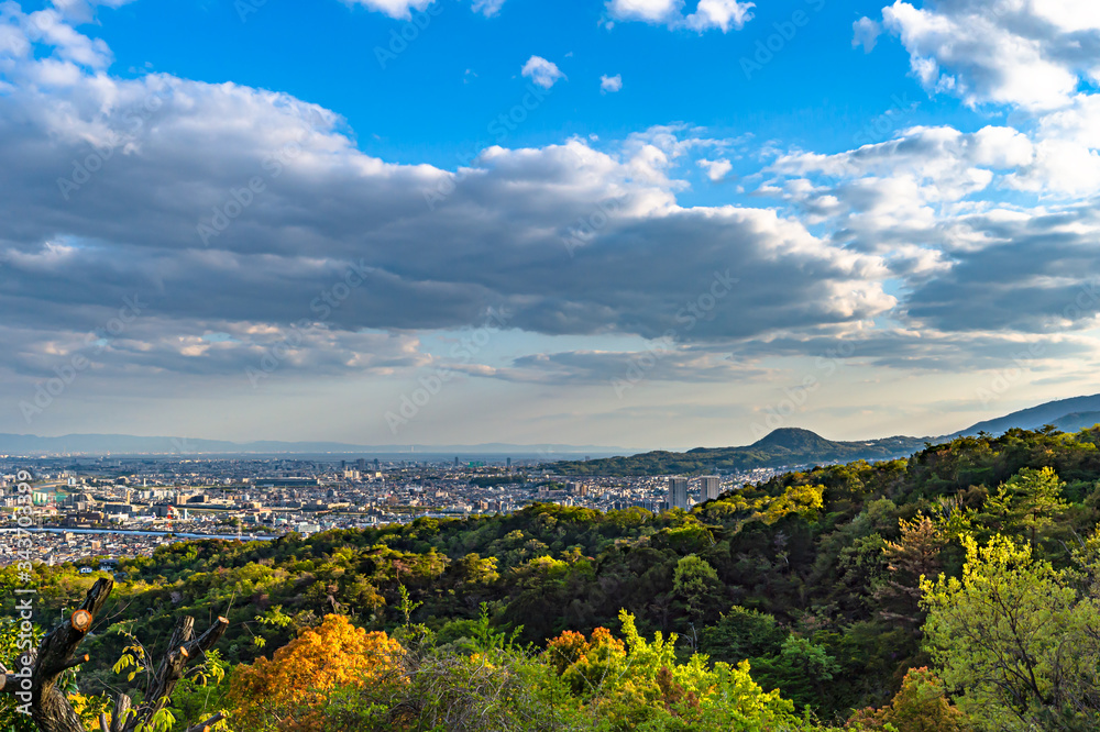 西宮市と甲山の眺望、宝塚中山桜台から