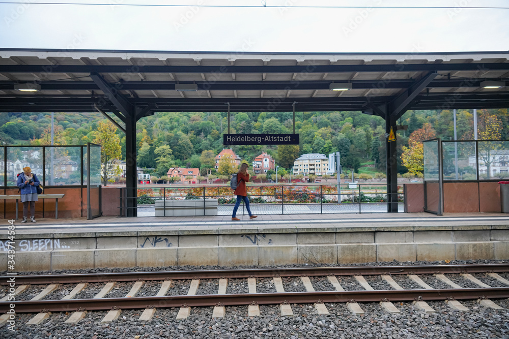 Naklejka premium Heidelberg, Germany - December 09,2019: Main Platforms at Heidelberg Hauptbanhof (main train station) in Germany.