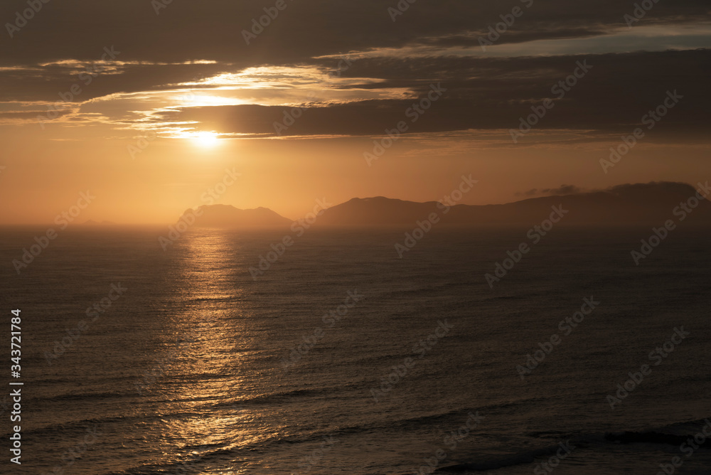 Obraz premium sunset over the sea