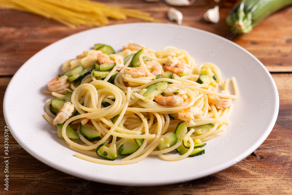 Spaghetti with shrimps and zucchini Spaghetti with shrimps and zucchini
