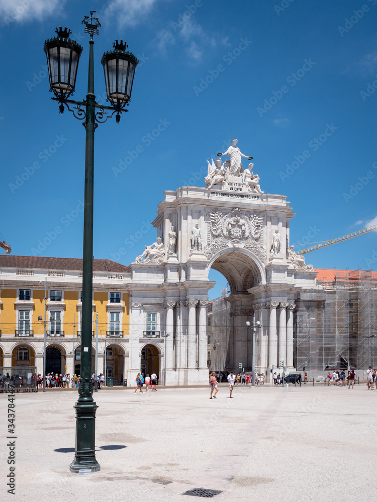 Obraz premium The Triumphal Arch which dominates the Comercio Square (Terreiro do Paço) and leads through to Rua Augusta in central Lisbon.