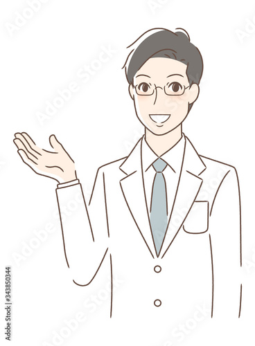 笑顔で手のひらを差し出す男性