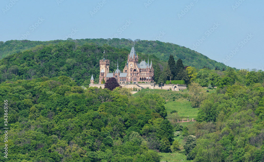 Die Drachenburg im Siebengebirge im Frühling 2020; Deutschland