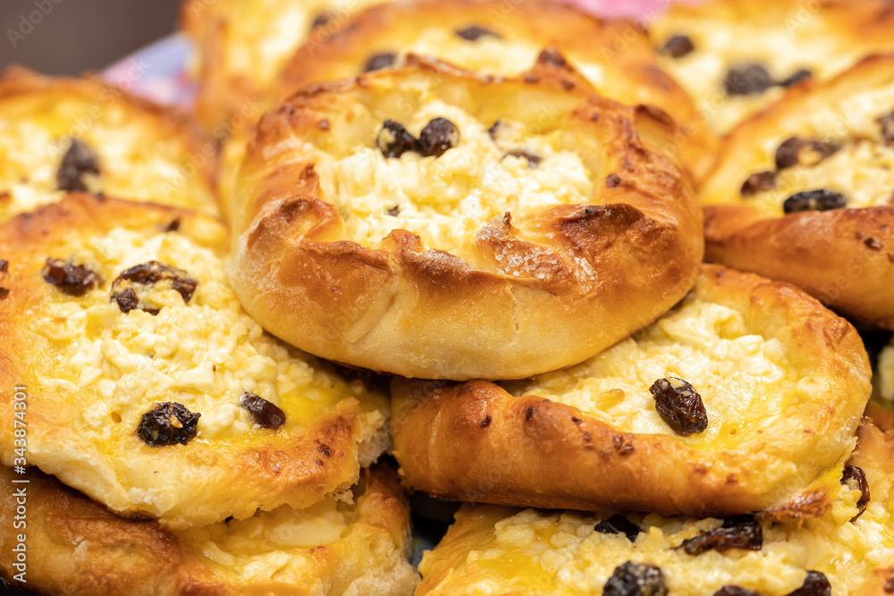 Patties with cottage cheese and raisins. Russian pastry