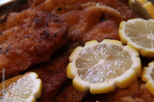 Schnitzel mit Zitrone