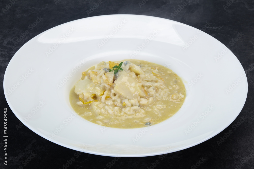 Risotto with pear and cheese