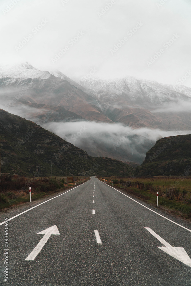 road to the mountains