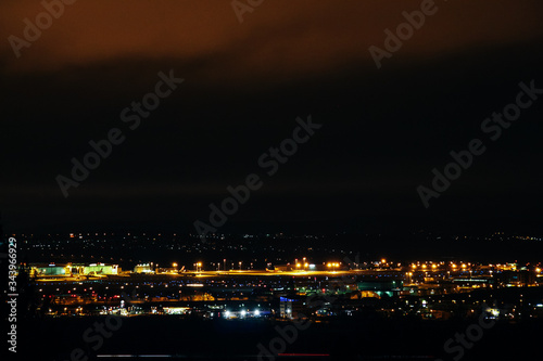 Flughafen Stuttgart bei Nacht