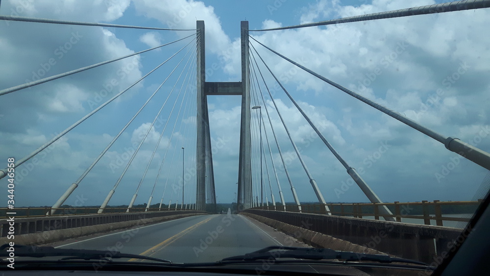 Ponte na estrada Alça Viária no Pará