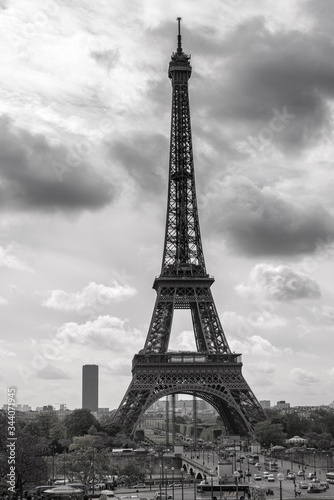 Fototapeta Naklejka Na Ścianę i Meble -  Classic image of the Eiffel Tower, Paris, France