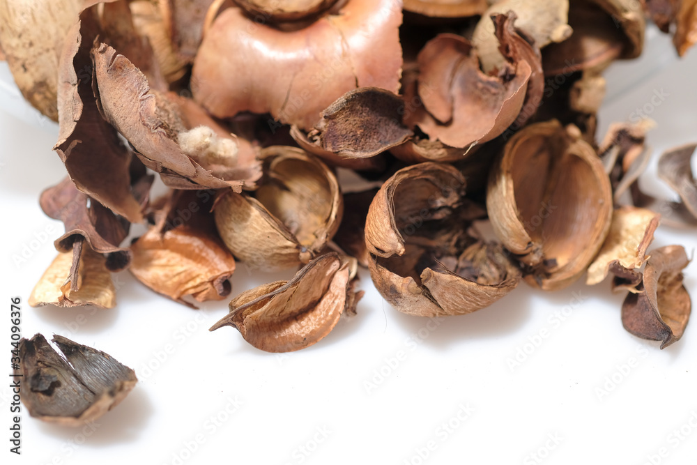 Artificial aromatic flowers and aromatic candles Artificial aromatic flowers and aromatic candles