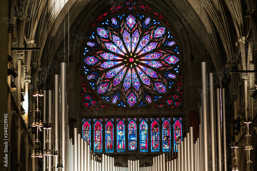 Rosone in vetro colorato della cattedrale
