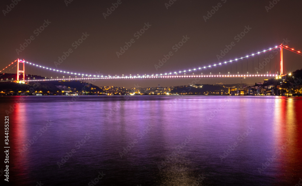 Fototapeta premium Istanbul Bosphorus Bridge landscape at night