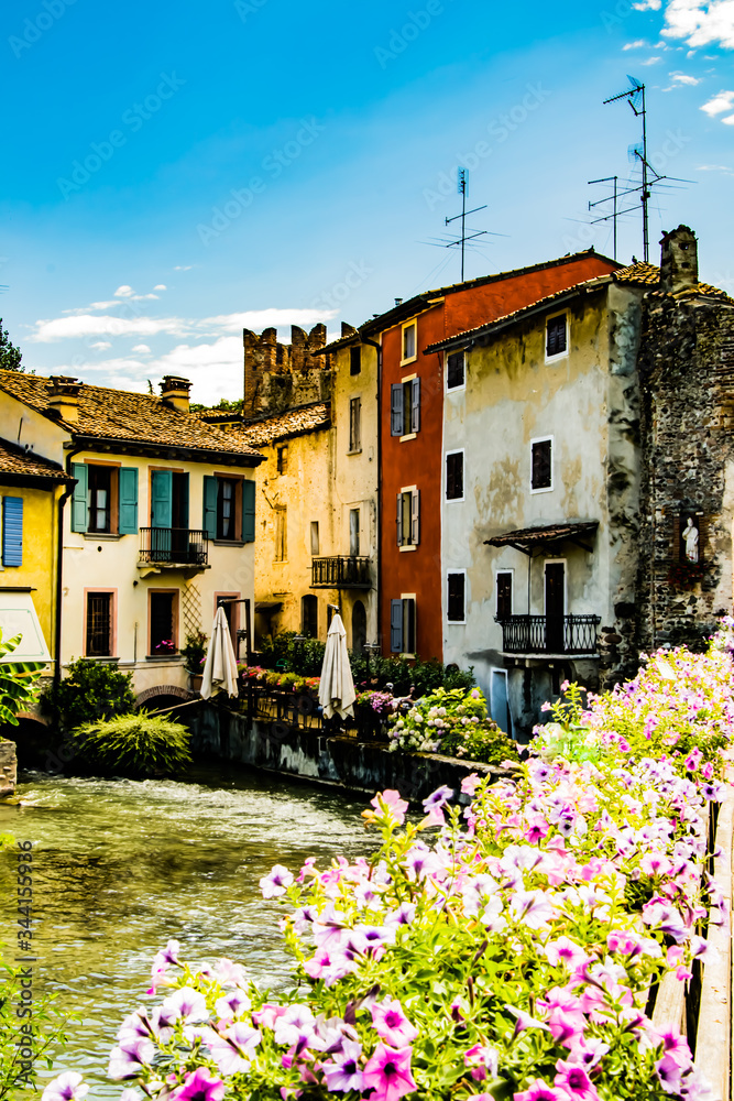 Casas tipicas de un pueblo medieval italiano 