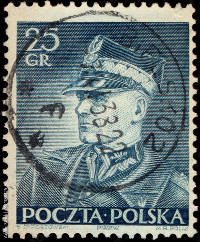 Bielsko (dziś Bielsko-Biała). Kasownik pocztowy (1938) odbity na znaczku pocztowym z portretem marszałka Edwarda Rydza-Śmigłego.