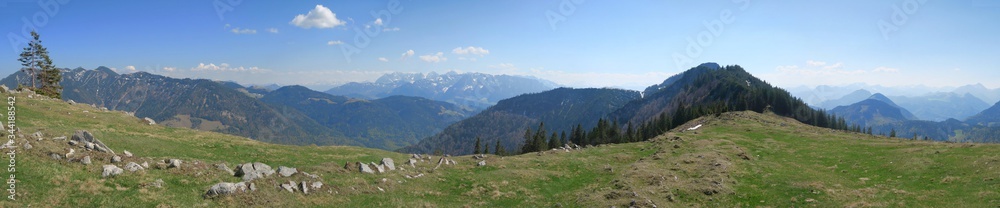 Panorama am Zinnenberg mit dem Spitzstein