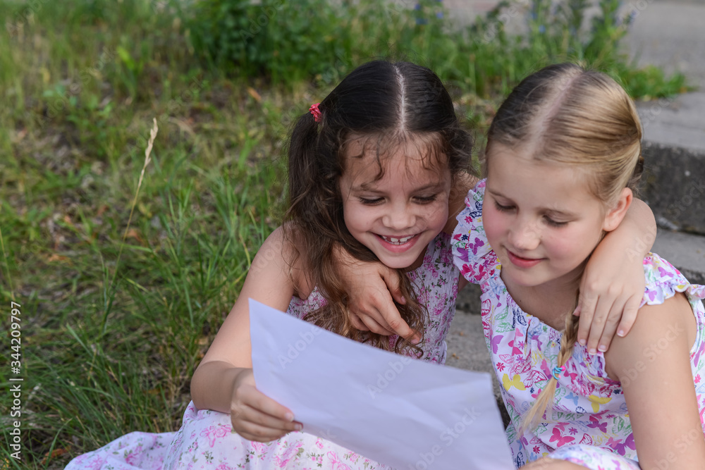 Two sisters play games Two sisters play games